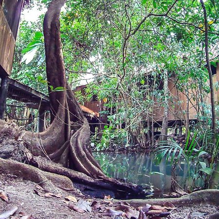 Hotel Kangaroo Y Restaurante Rio Dulce By Eksteriør billede
