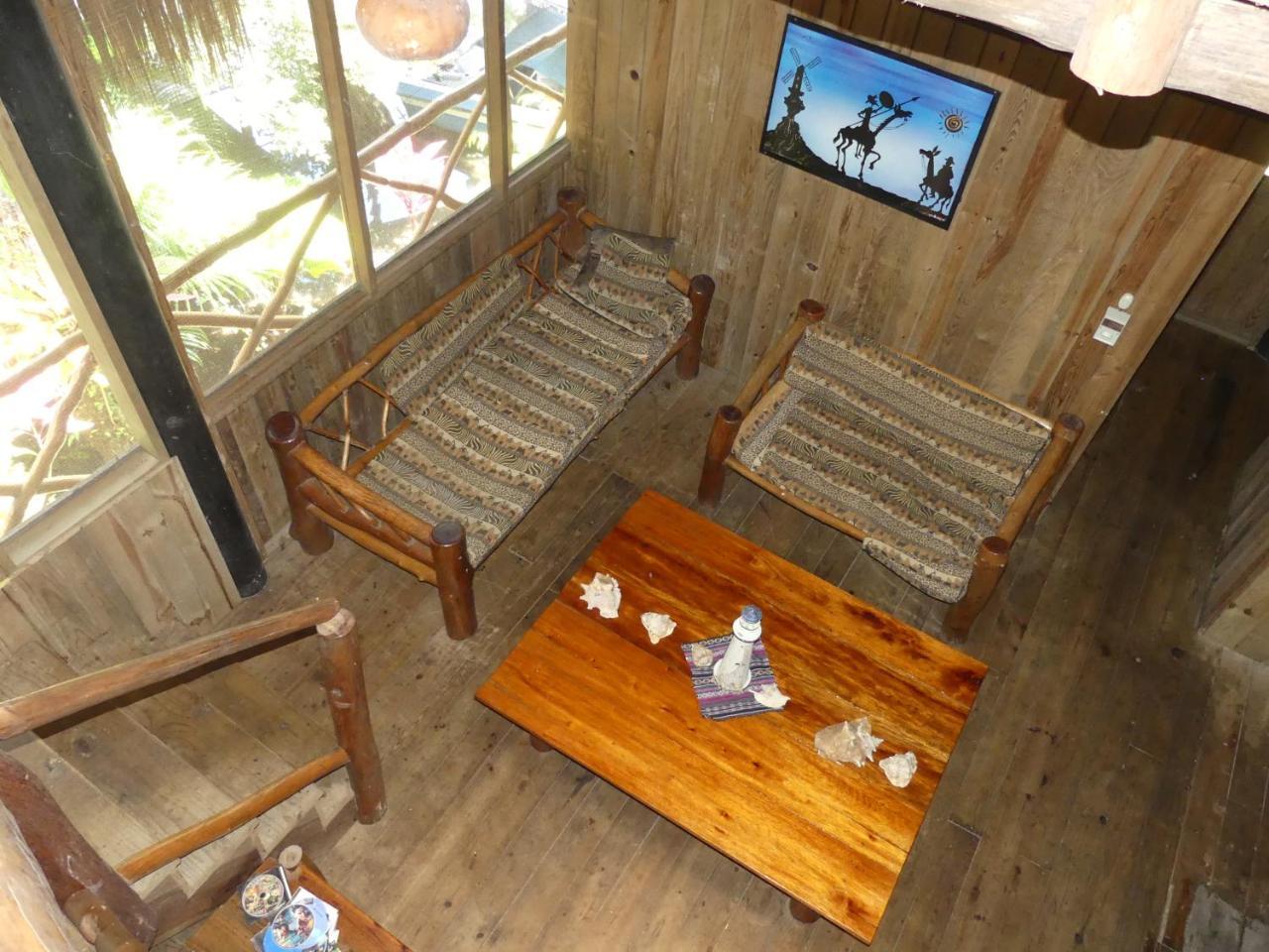 Hotel Kangaroo Y Restaurante Rio Dulce By Eksteriør billede