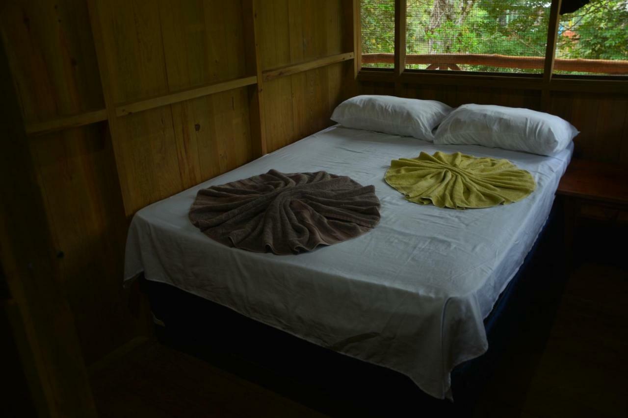 Hotel Kangaroo Y Restaurante Rio Dulce By Eksteriør billede