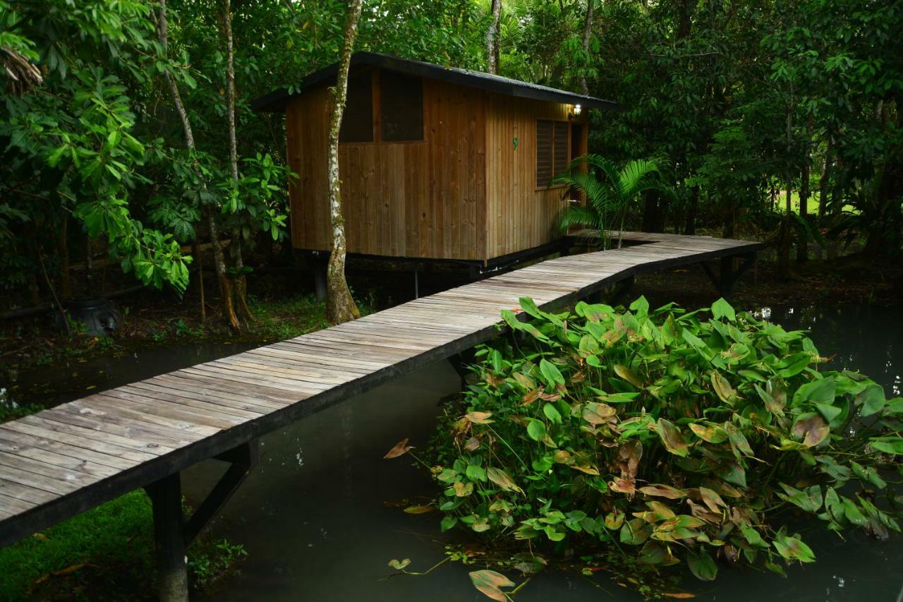 Hotel Kangaroo Y Restaurante Rio Dulce By Eksteriør billede